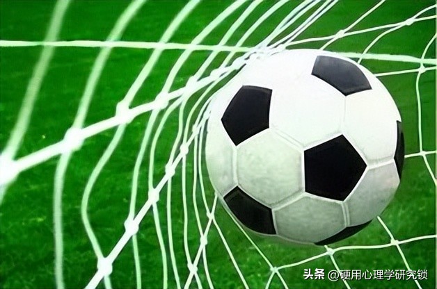 男人爱看球的原因,男人为什么爱看美女球赛