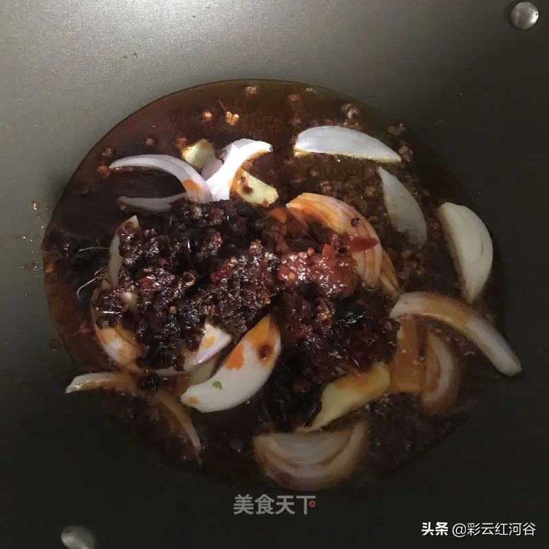 水煮肉片下饭神器视频,简单下饭的菜谱水煮肉片