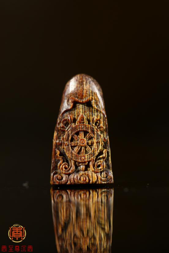 每个人脸上都有一个永不休息的“劳模”，值得我们用沉香滋养