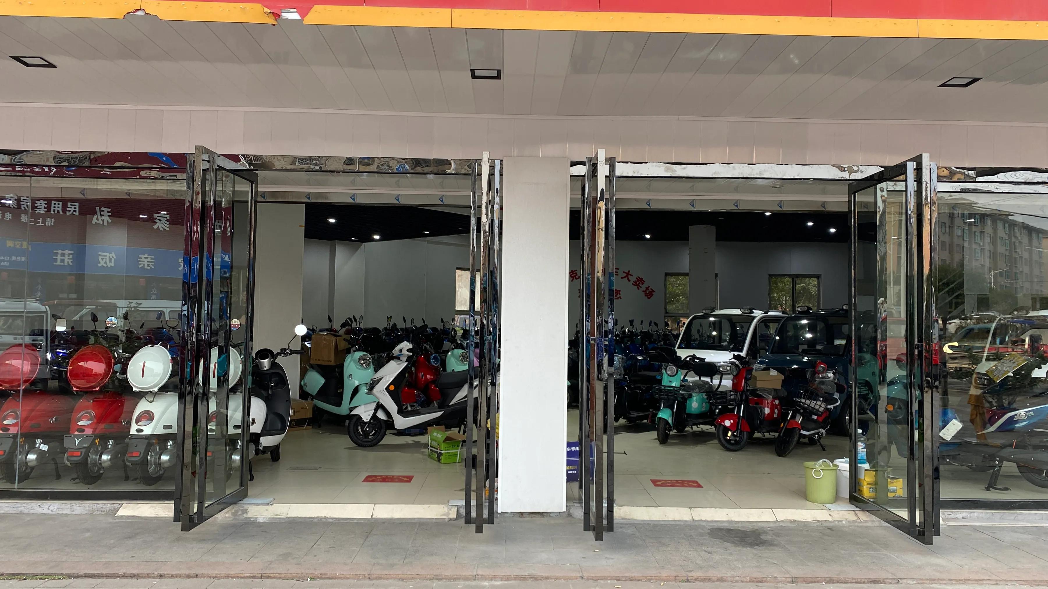 县城开店铺的人,小集镇做生意的人