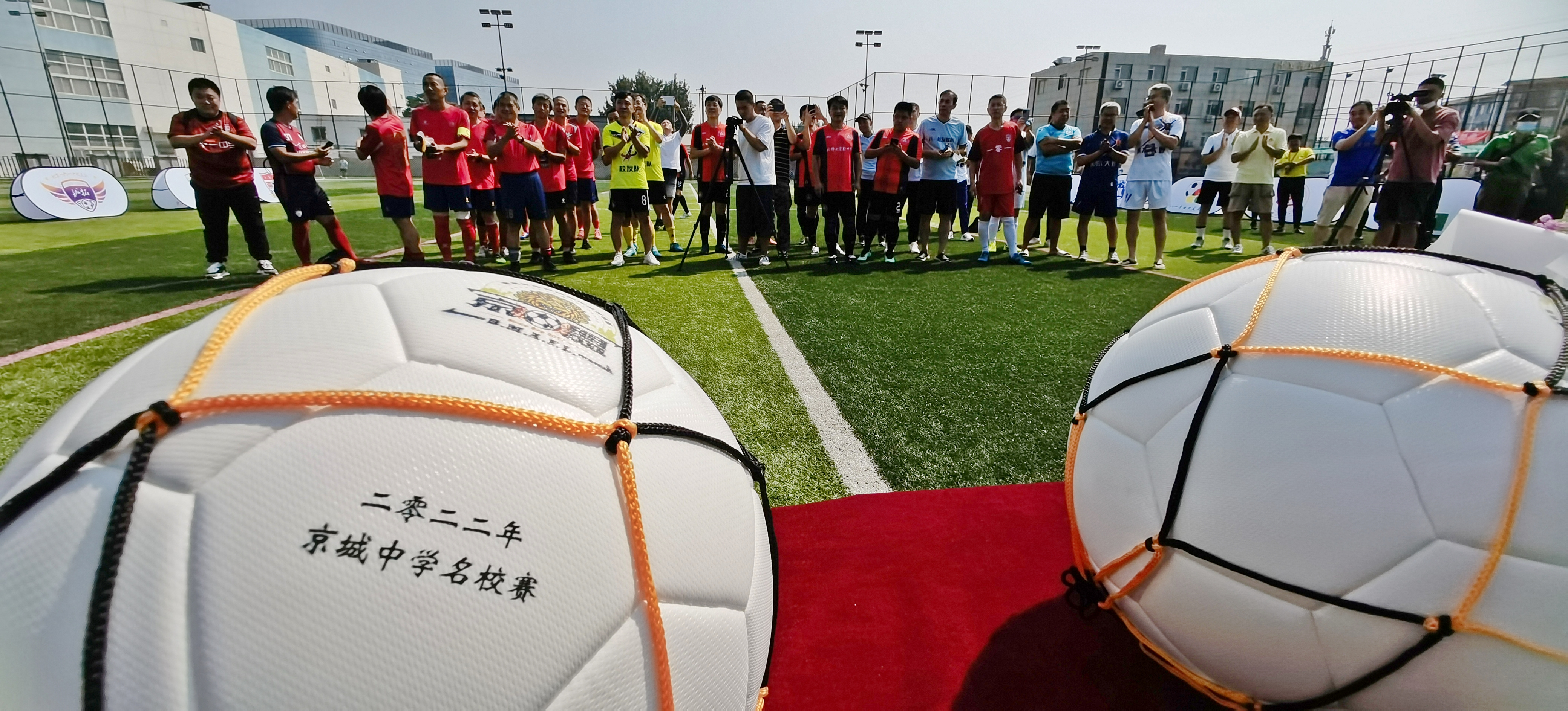 精彩足球不停步,足球要从孩子成长关键期抓起