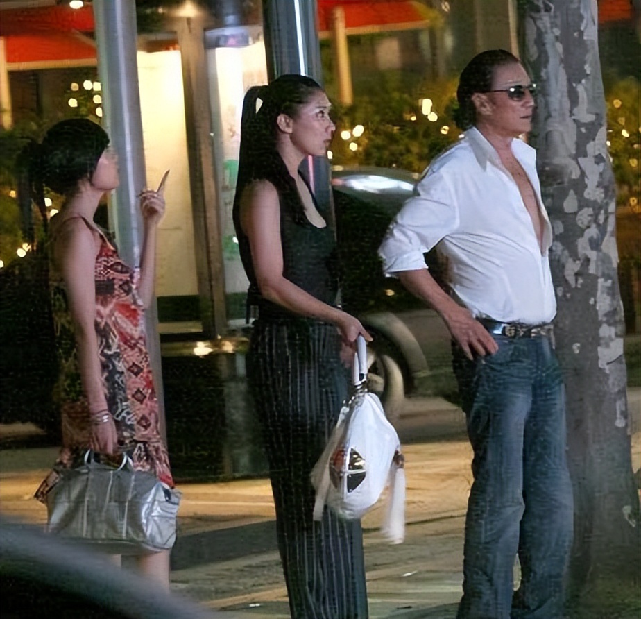 相差49岁的爷孙恋，12年后换回2000万分手费，coco这么做值吗？