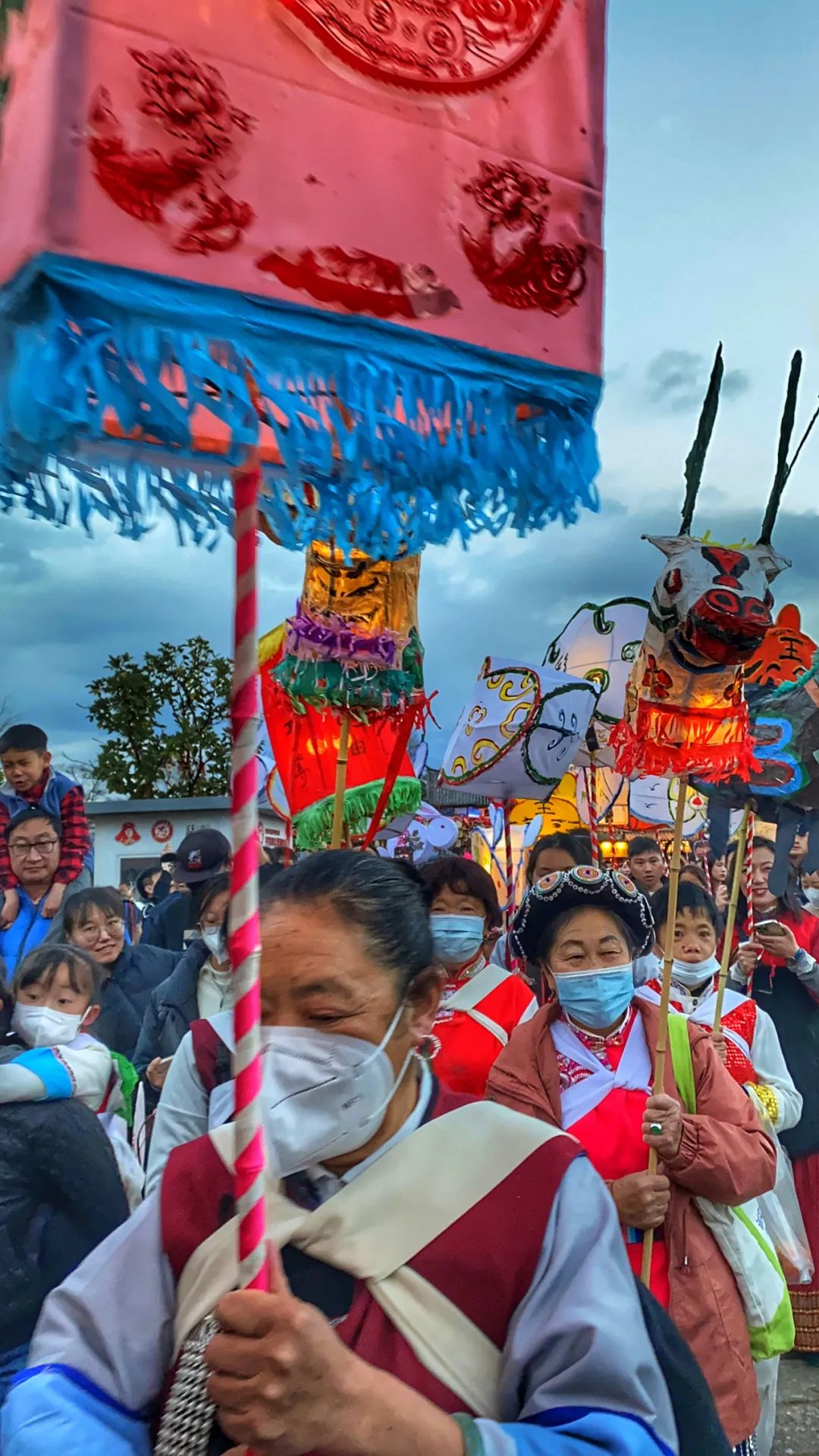丽江古城花灯,元宵花灯夜空中最亮的星