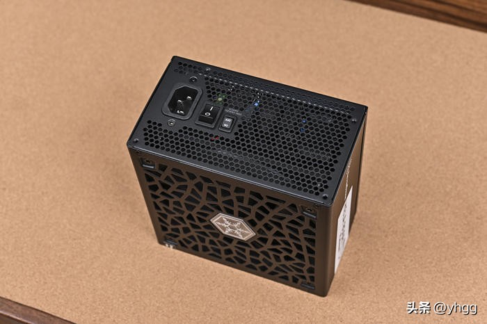 低调实用中塔——ROGZ690HERO+影驰4070Ti+银欣FARAB2装机展示