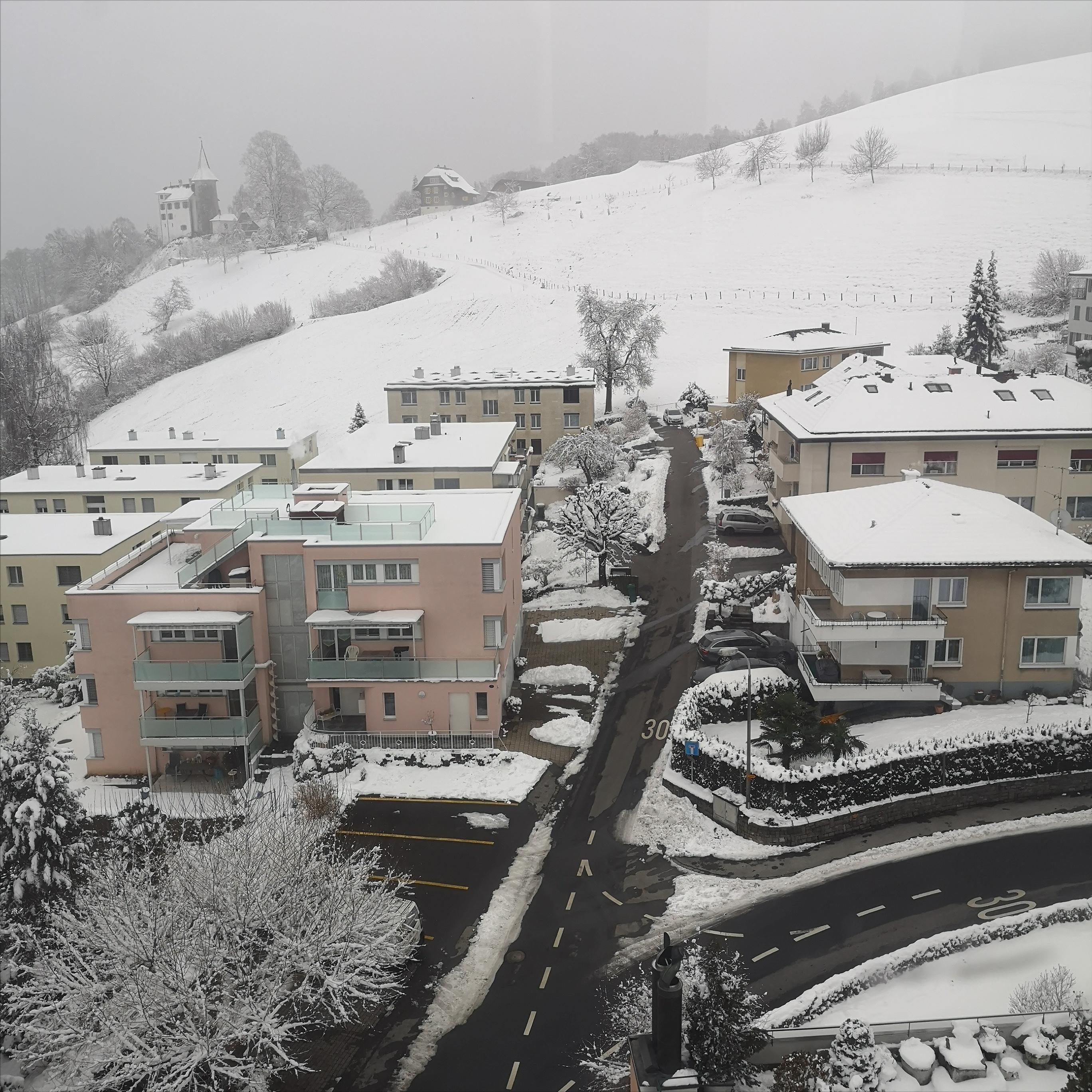 瑞士雪山上的星空,雪山上的惬意生活