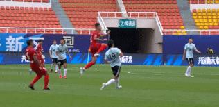 徐新海港首秀43分钟就染红被罚下,上港徐新张琳芃