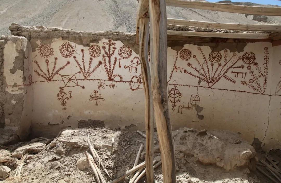 本是邪见，妄称佛教，诳惑黎元，当以令改