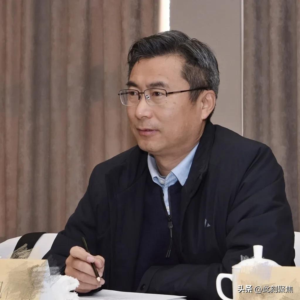 三权分置土地的使用权可以转让吗,三权分置40年使用权到期后怎么办