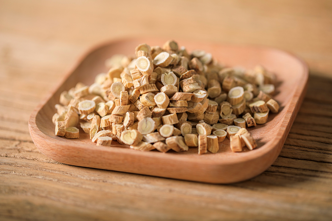 阴虚肾气不足腰膝酸软吃什么,肾虚腰膝酸软喝什么