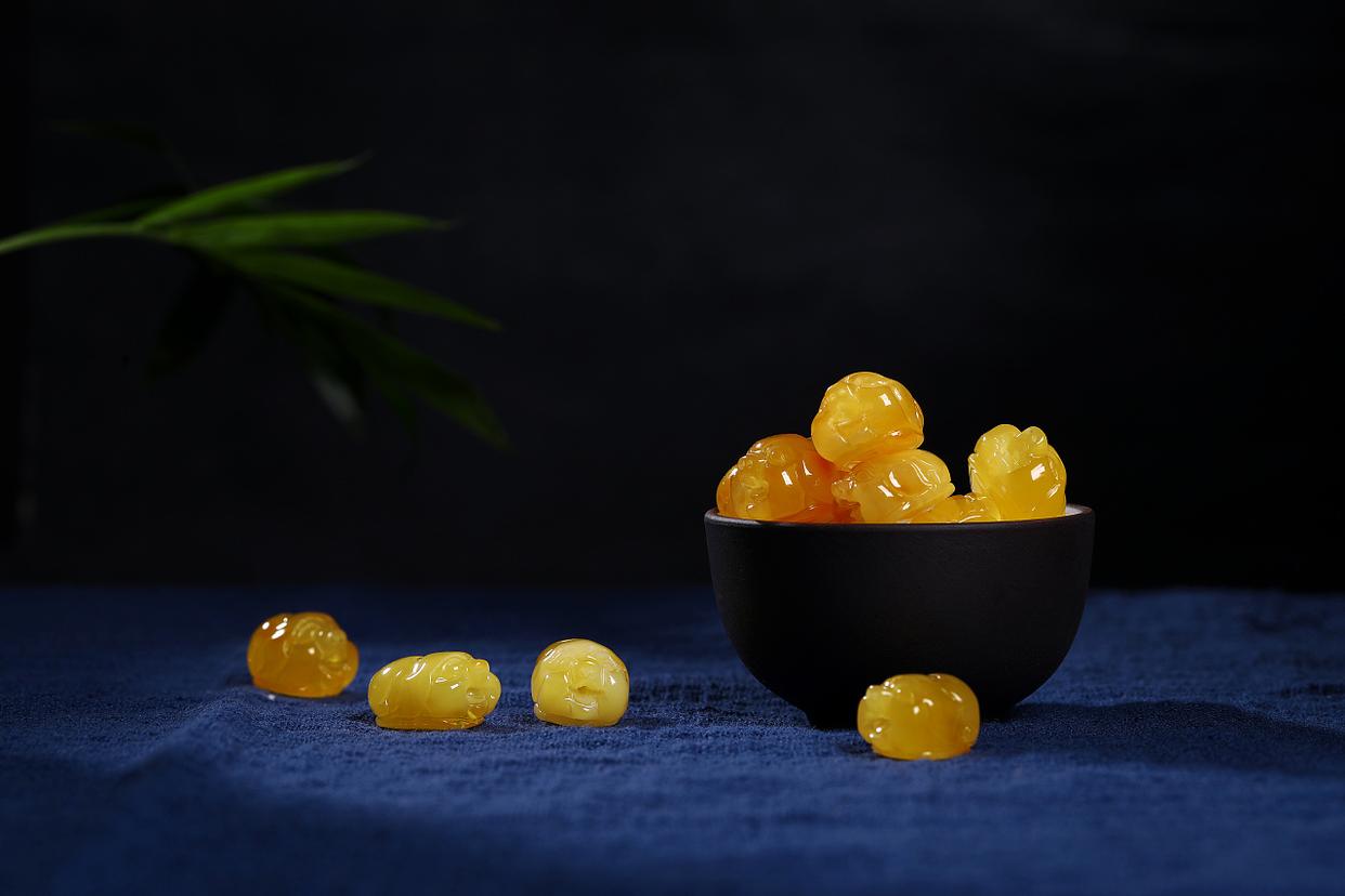 蜜蜡挑选技巧,手把手教你挑选蜜蜡原石