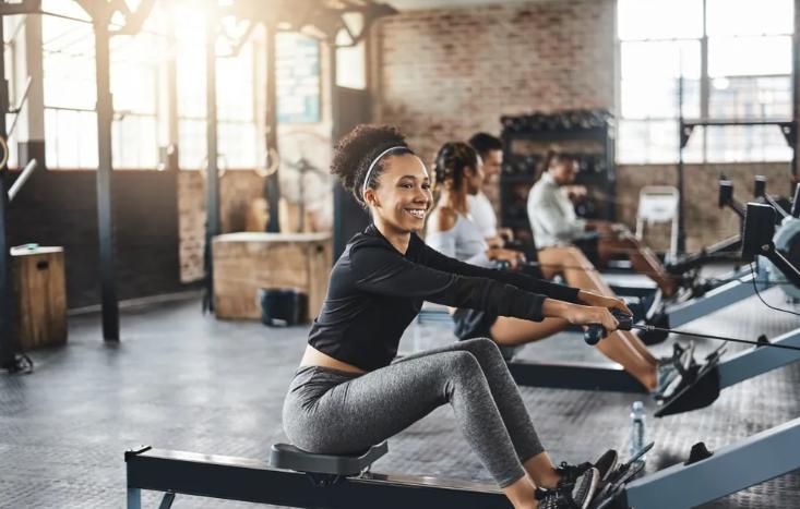 怎样使用划船机不伤膝盖,划船机如何不用腰发力