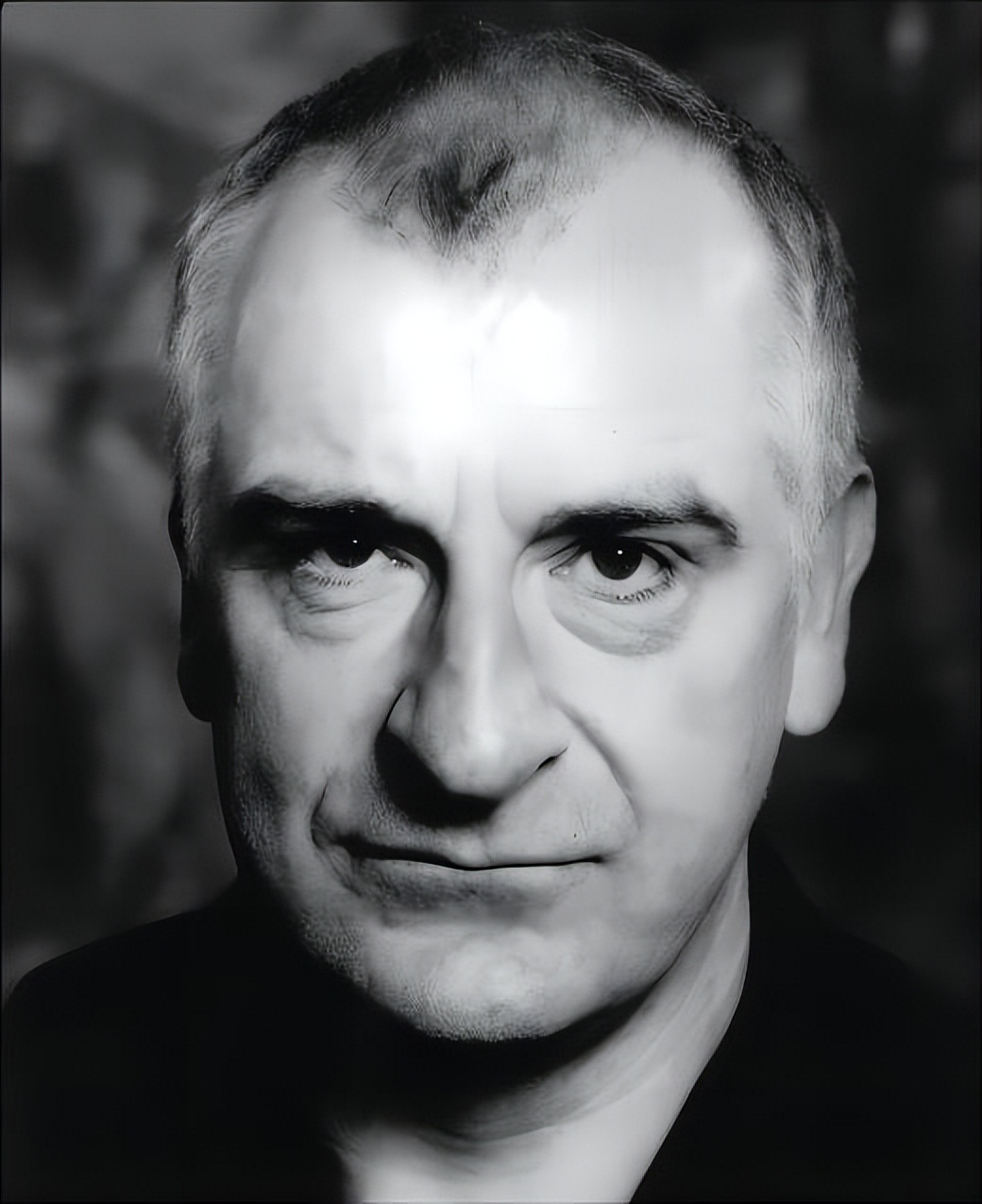 看“电子*洛因海**”与“系统的阴谋”名为“公共利益”的舆论利刃