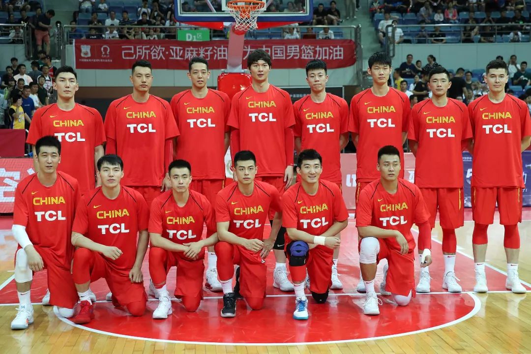 世界杯正式官宣比赛时间，中国男篮收获好消息，球迷开心
