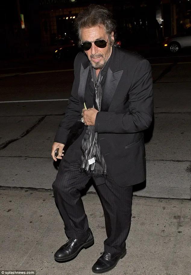 华尔街之狼穿着两千美元的西装,穿最靓的西装做最靓的仔