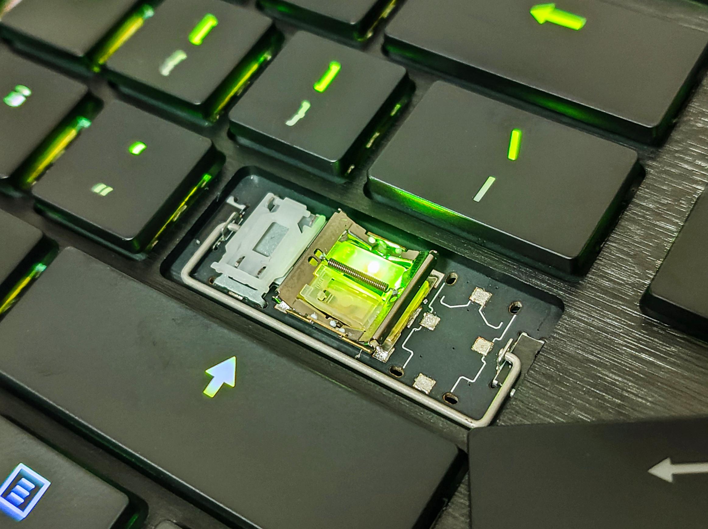 cherry轴入门机械键盘推荐,cherry键盘银轴和茶轴对比