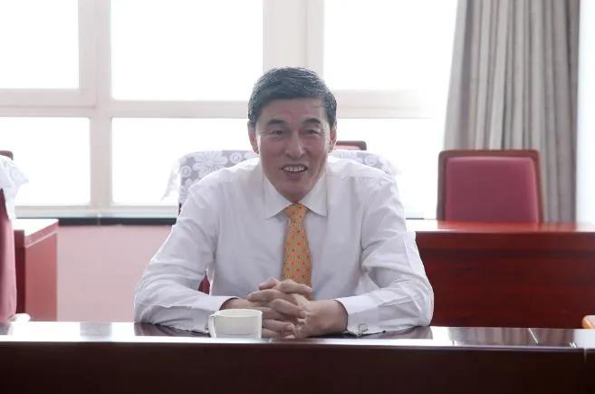 毛阿敏是中植集团的什么人,中植系解直锟与毛阿敏年龄差