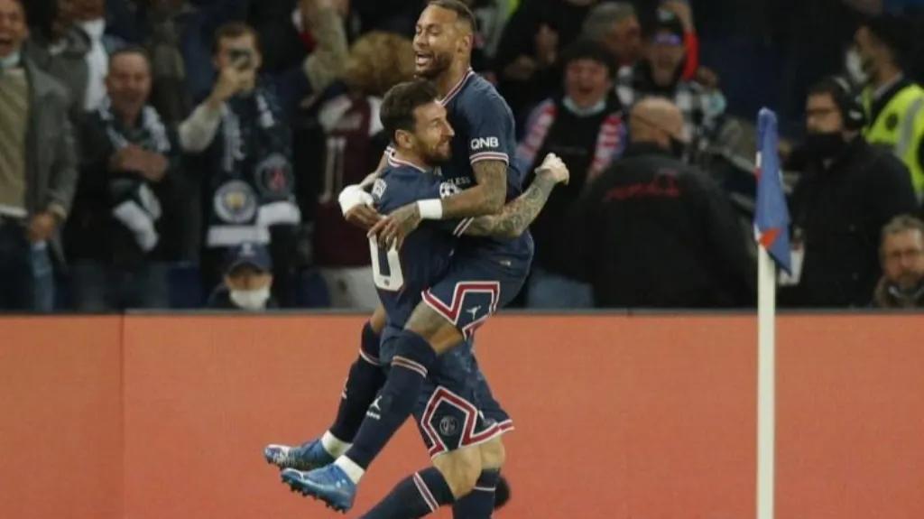 足球的魅力莱万蝉联世界足球先生,fifa足球世界良心回归