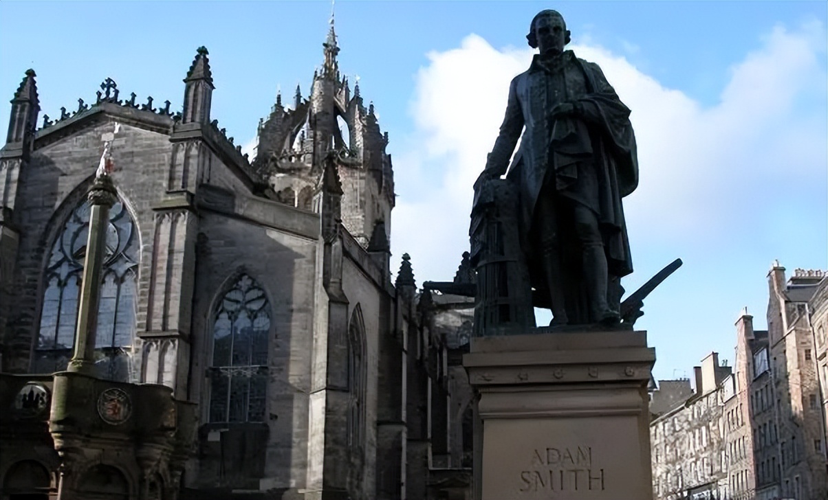 亚当斯密提出了经济人理论,简述亚当斯密的经济发展理论