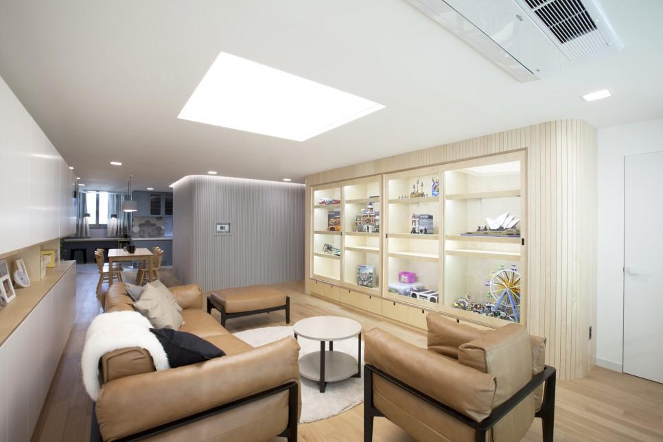 客厅电视背景墙做成收纳柜,小户型不做电视柜如何增加收纳