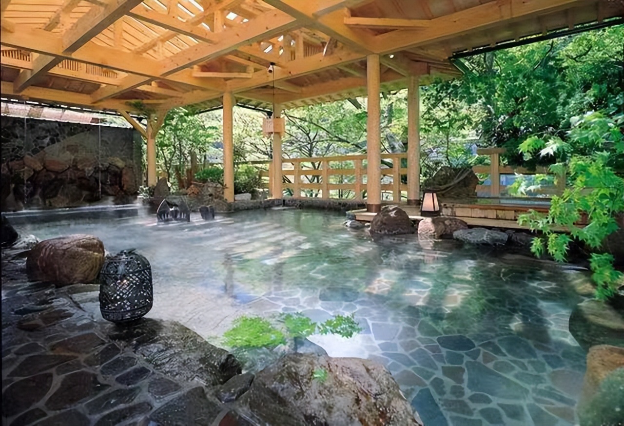 讽刺骗人的动漫,你以为动漫里都是假的吗