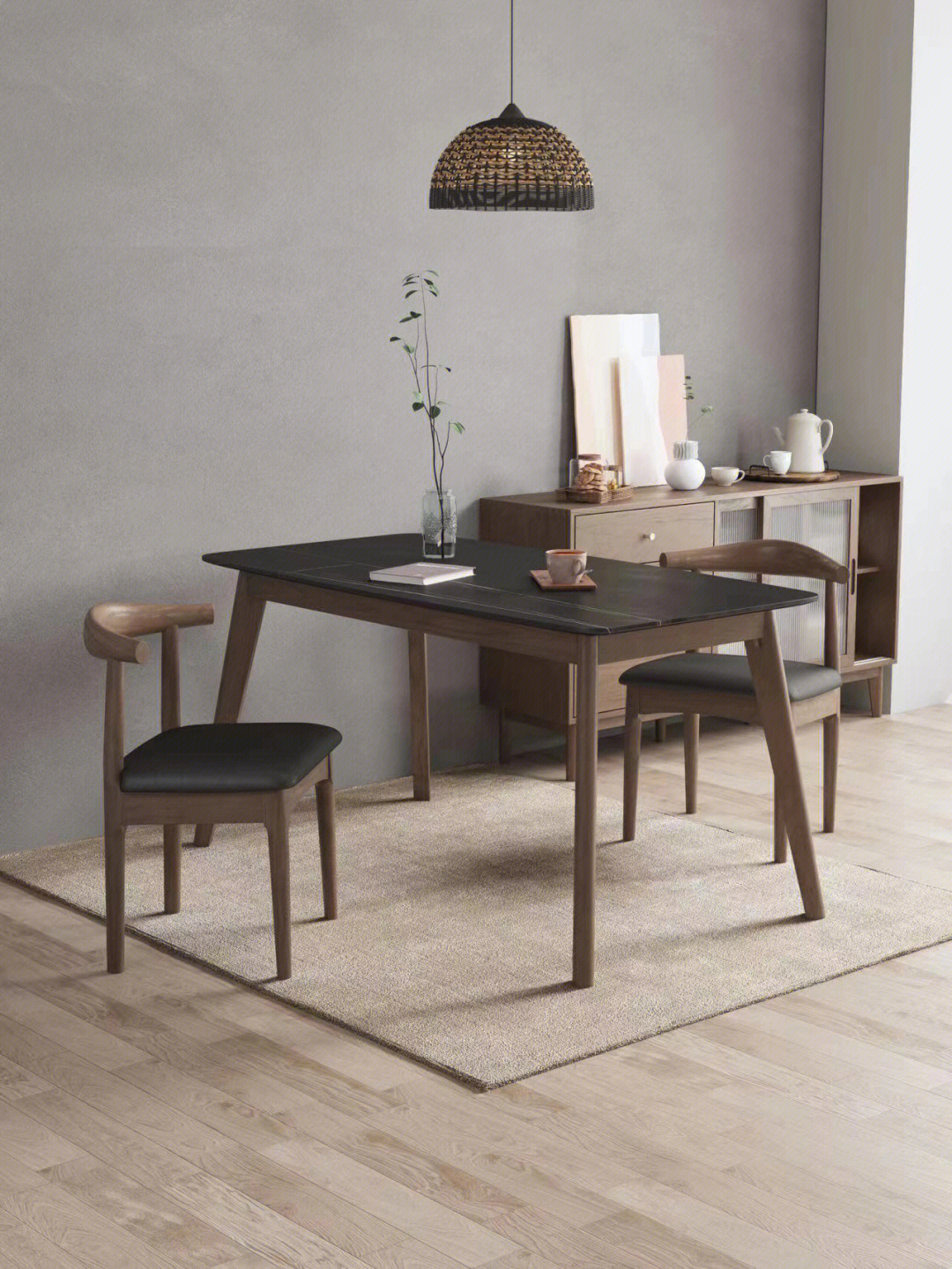 实木餐桌面怎么保养和清洗呢,实木餐桌日常打理