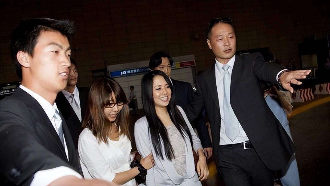 苍井空师妹突然被捕,日本*优女**被逼上绝路…