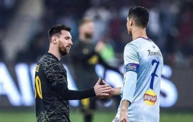 c罗头顶脚踢球视频,头顶c罗脚踢博格巴