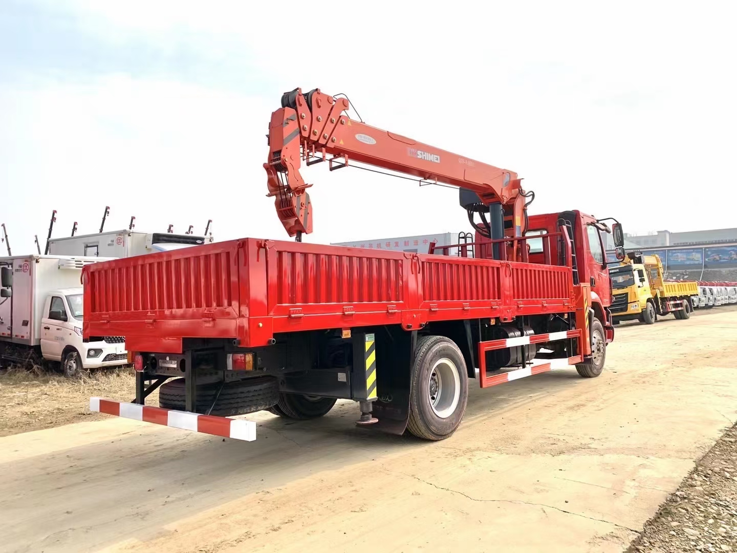 贵州4.2米随车吊蓝牌,贵州随车吊车附近推荐