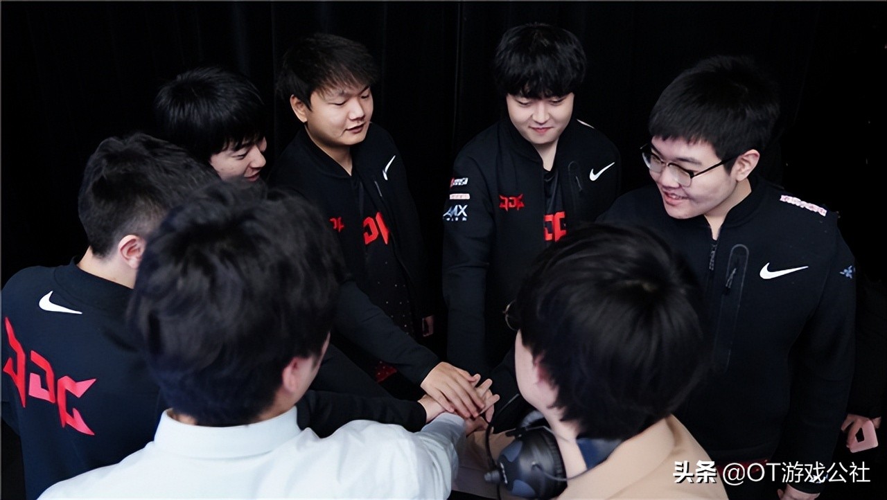 有人去基地拔网线？几大赛区夏季赛频频出问题，这次更是全队掉线