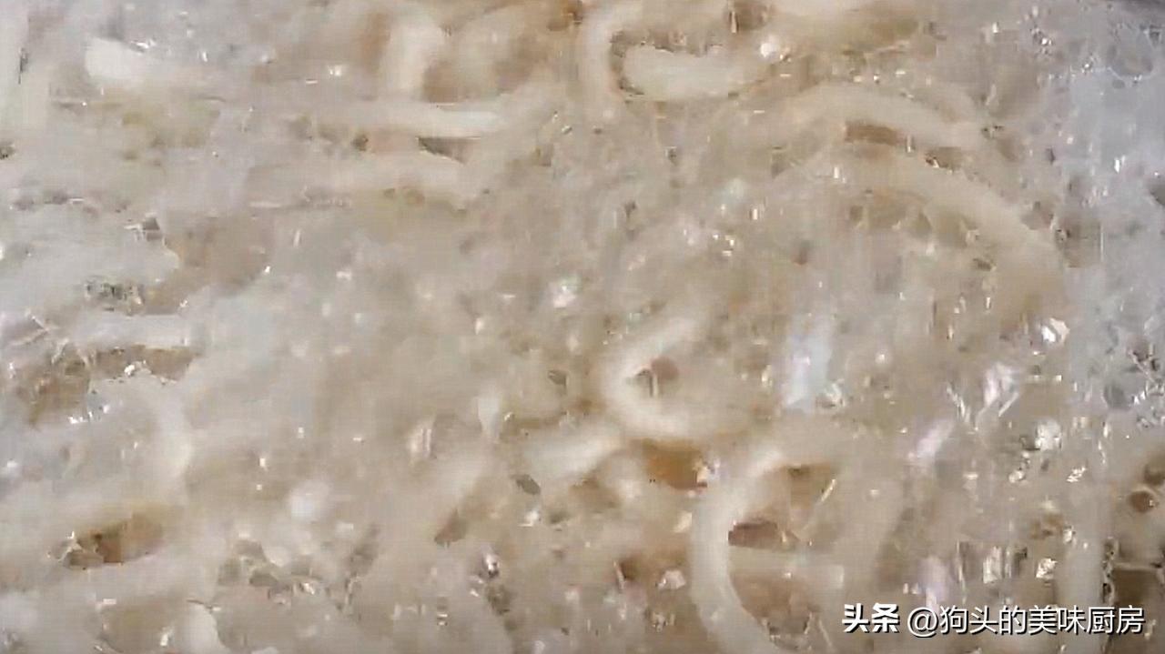 如何做沙琪玛又简单又好吃,沙琪玛这样做又脆又好吃