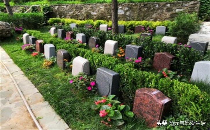 上坟祭祀一般拿几样供品,上坟后的供品可以带走吗