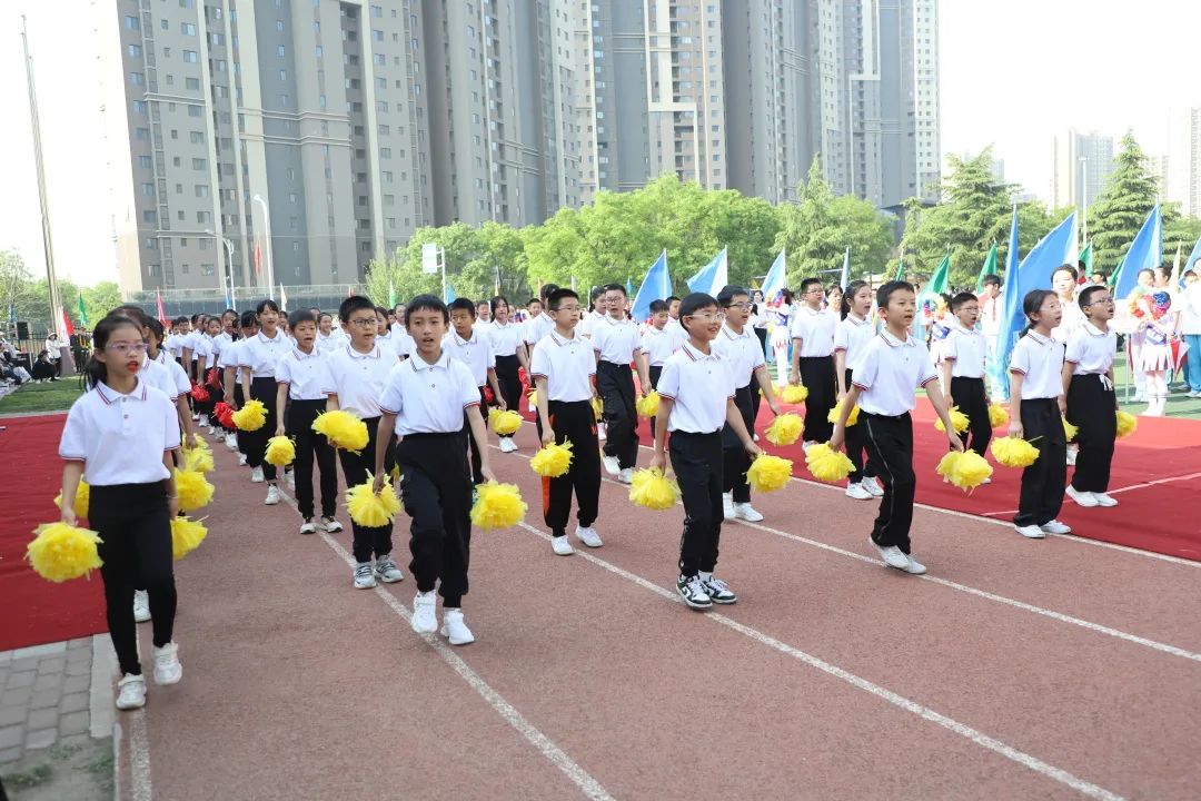 西安浐灞阳光海澜小学田径运动会,西安御锦城小学春季运动会直播