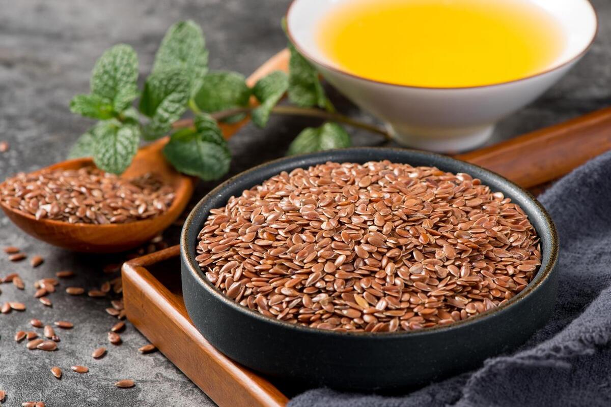 眼睛干涩建议补充什么营养素,眼睛干涩模糊多吃五种营养素