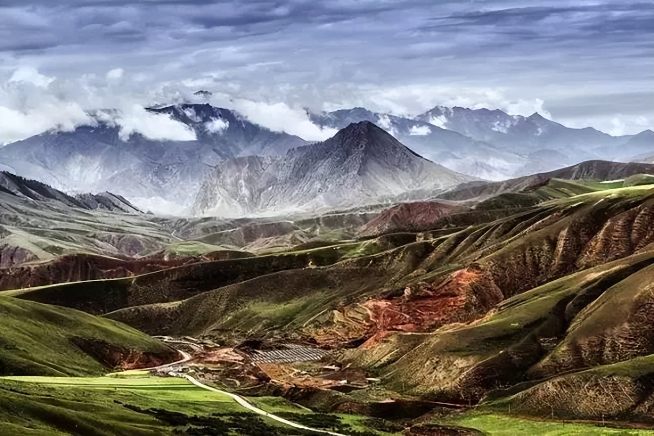 去甘肃旅游最值得去的十大景点 (甘肃16个最值得去的旅游景点)