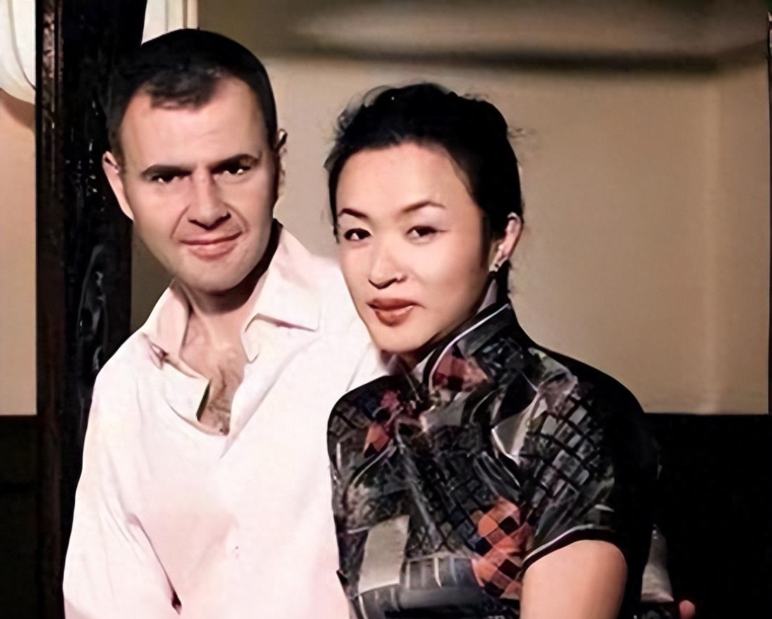 做完变性手术后的金星，在和女人一起洗澡时，会动心吗？