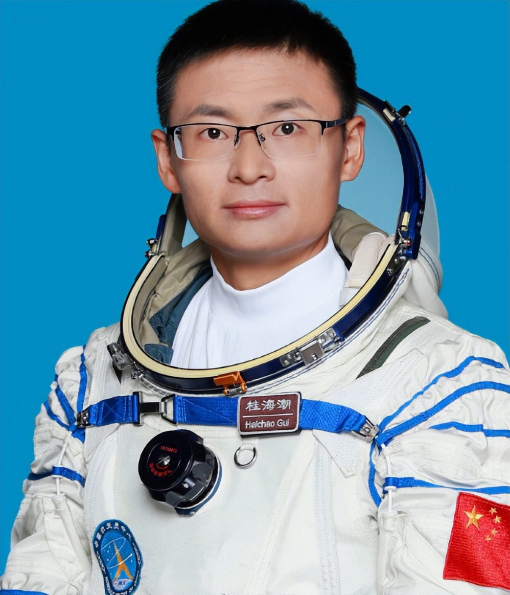 “你导师呢”？学生：“飞天了”，戴眼镜的北航教授出征太空