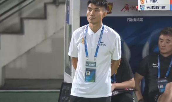 国足必须打好翻身仗，主教练在哪里，咱得好好白话白话