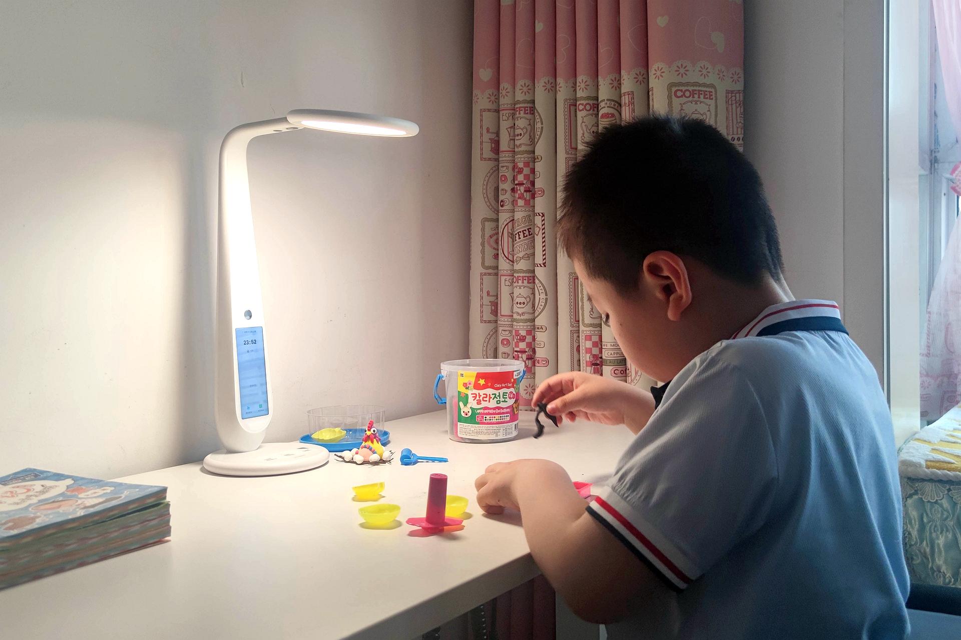 培养好习惯提高学习效率,网易有道智能护眼学习台灯