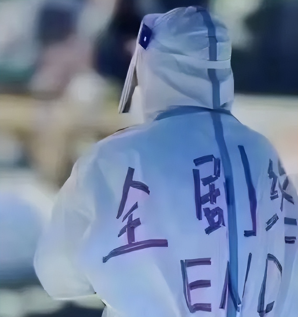 多省连夜“放开”,我们最需要关心的人,被忽视了