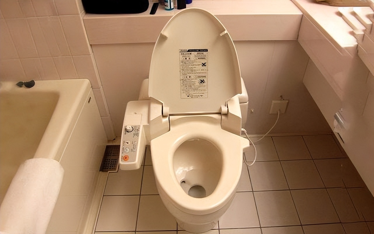 得了梅毒有什么症状？身上会痒吗？梅毒能治愈吗？一文科普！