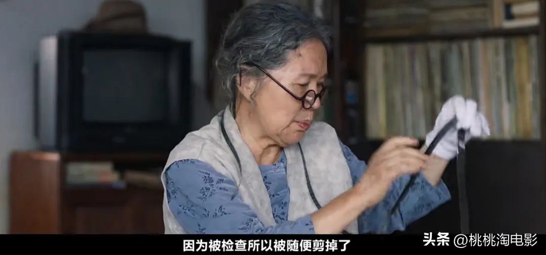 很感动，因为她一直还在坚持