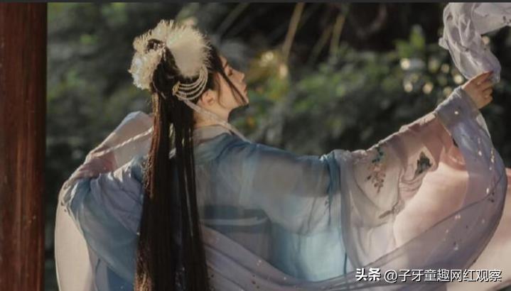 芸溪：因颜值如仙女下凡，被称“绝世佳人”,却夺来路人异样目光