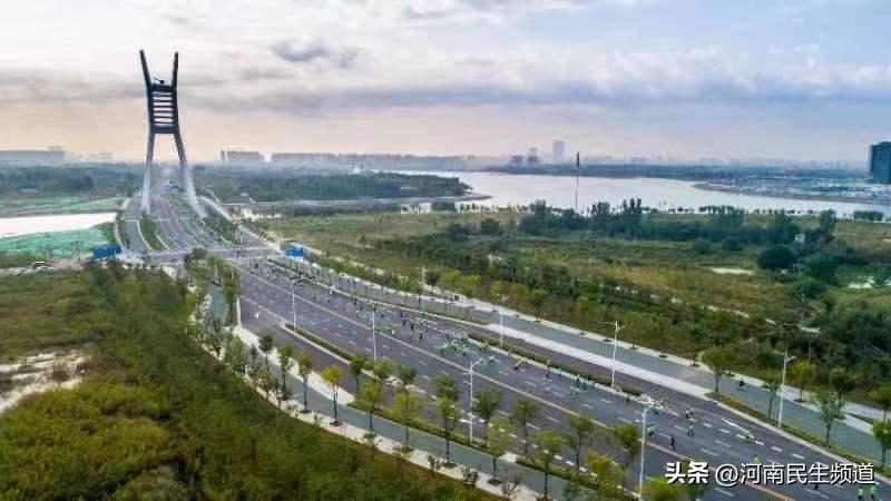 人间四月相约花海,人间四月相约古镇