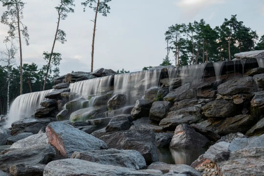 自然跌水景观,水幕瀑布跌水景观效果图