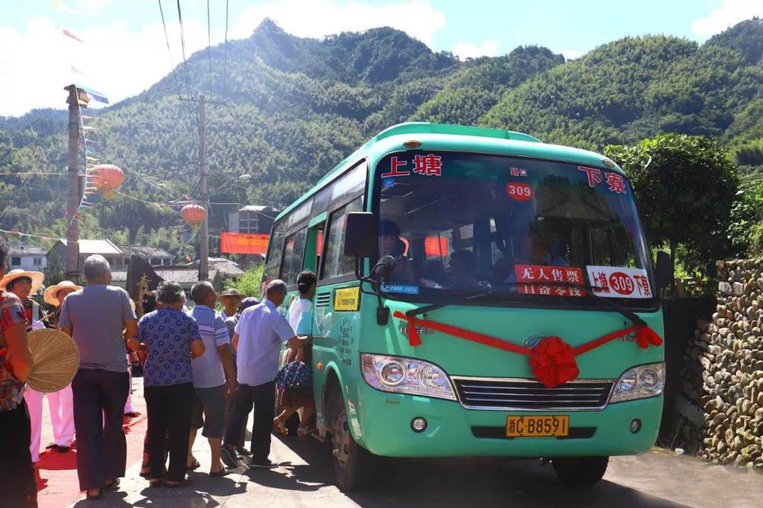 曾经辆辆爆满的农村客车，为何现在没人坐了？未来会消失吗？