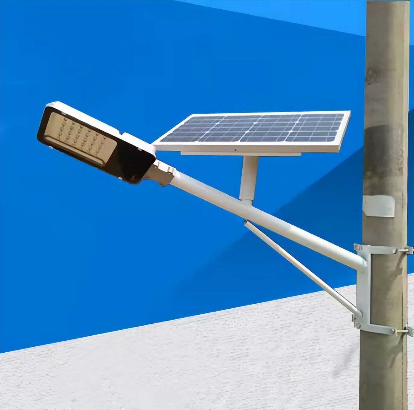 一般楼顶太阳能可以使用几年,太阳能路灯使用方法