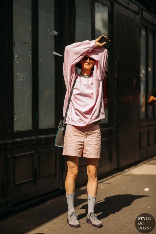 lisa最近同款粉色,lisamv绝美镜头粉色