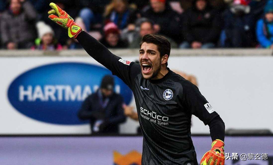 28岁才踢德甲，“小个子”门将跳入豪门，瓜迪奥拉慧眼另辟蹊径？