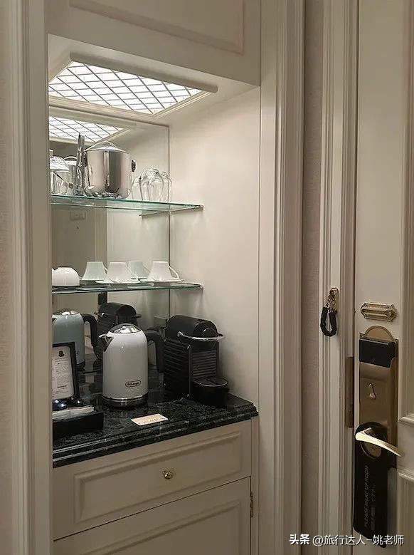 日本丽思卡尔顿酒店阴雨天高级感,大阪奢华酒店