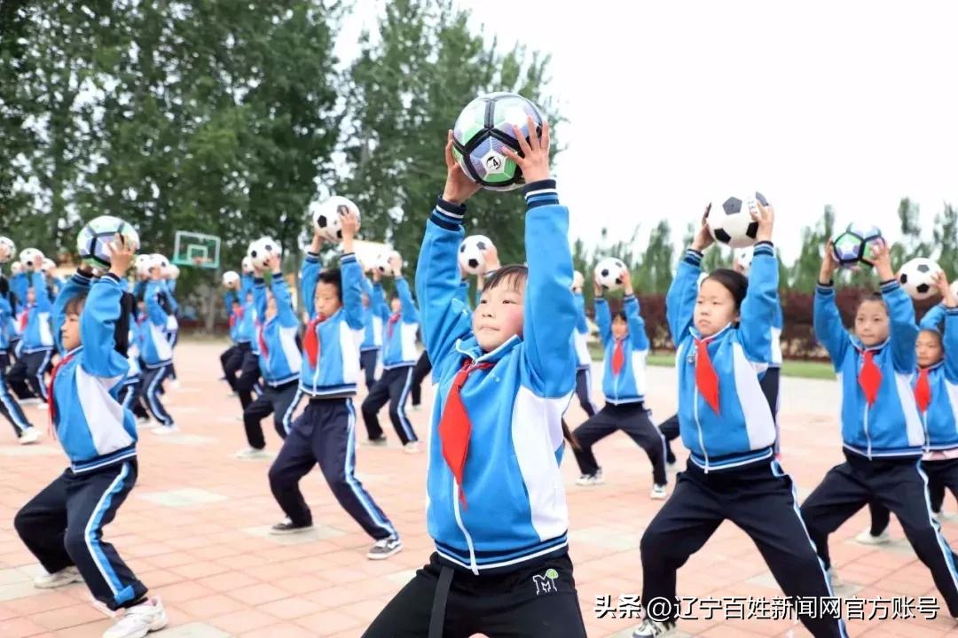 捐赠善款帮学生圆足球梦在哪捐,六一爱心捐赠足球